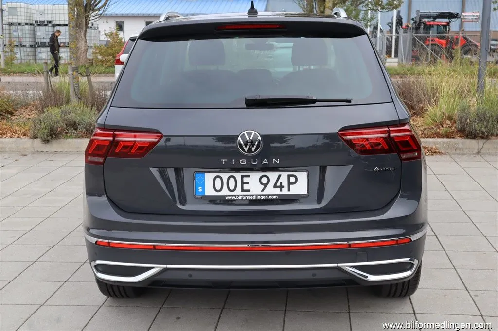 Volkswagen Tiguan 2.0 TDI 4Motion 200hk DSG Elegance 1 Ägare Drag, bild 6 av 12