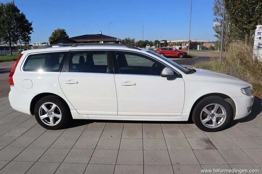 Volvo V70 D3 150hk 1 ägare Aut Drag Svensksåld, bild 1 av 12