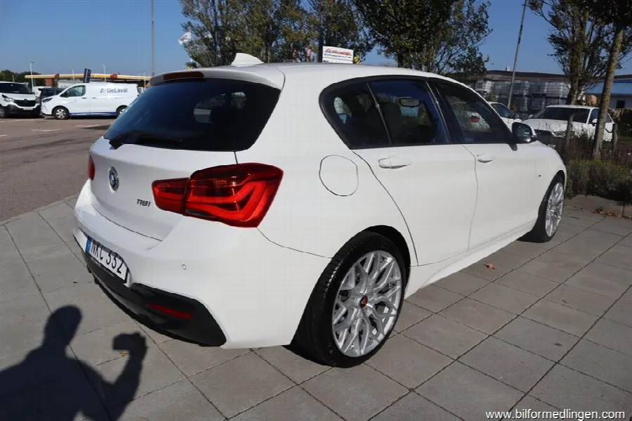 BMW 118 i 5-door 136hk M sport Svensksåld, bild 3 av 12