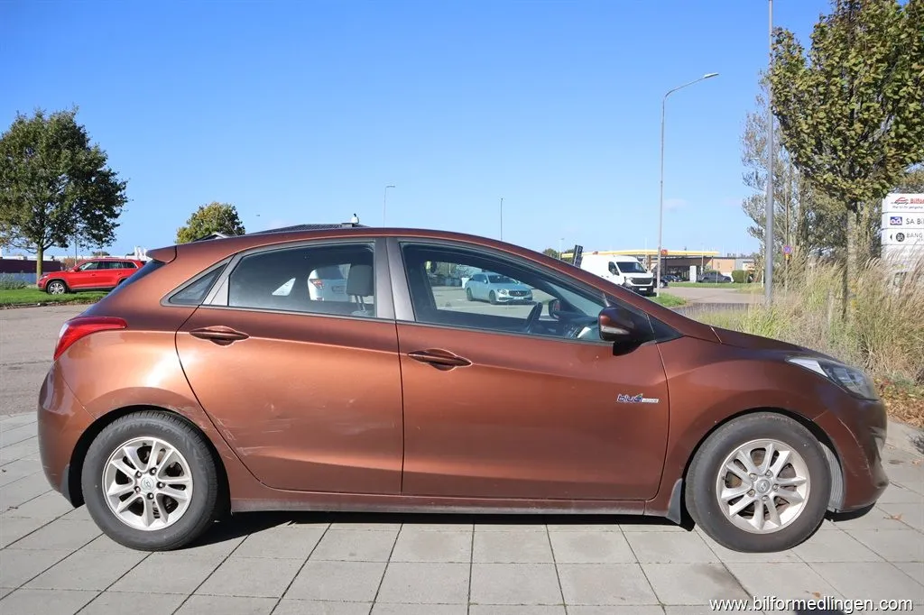 Hyundai i30 1.6 CRDi 5-door 110hk REP OBJEKT! Svensksåld, bild 1 av 12
