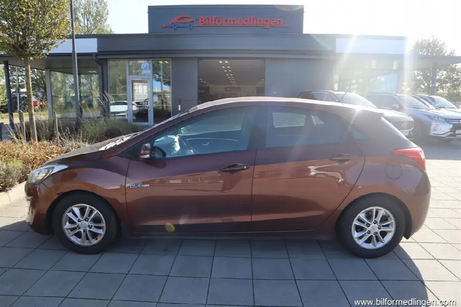 Hyundai i30 1.6 CRDi 5-door 110hk REP OBJEKT! Svensksåld, bild 8 av 12