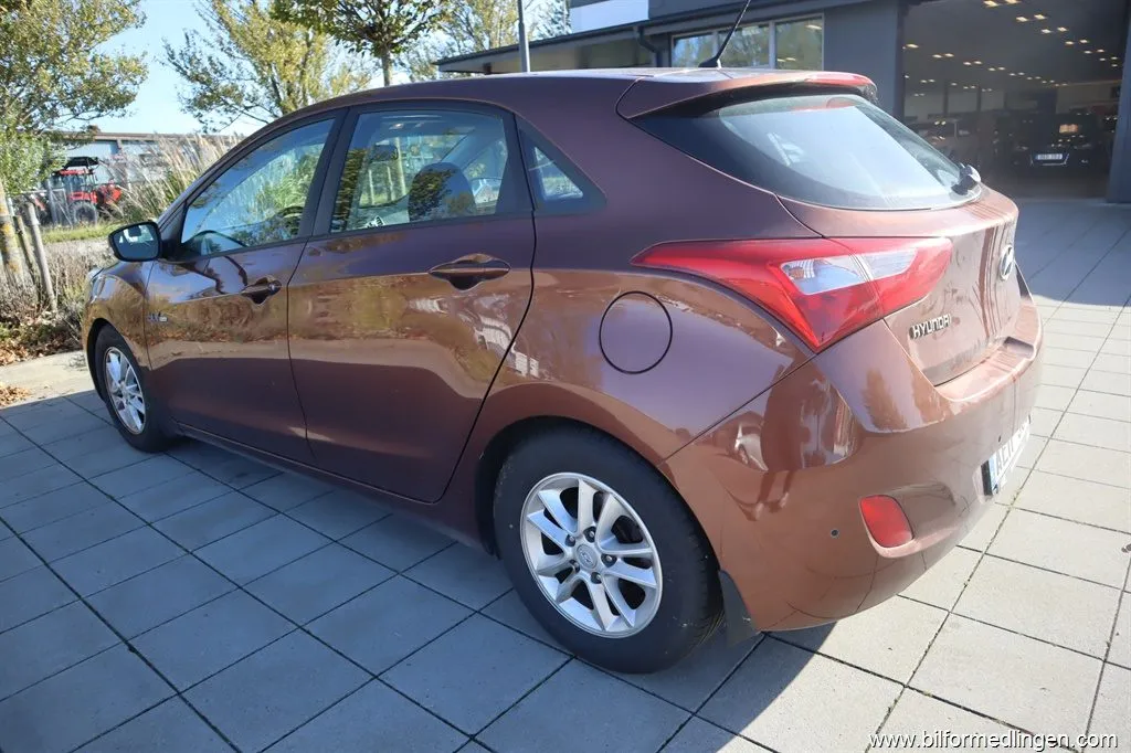 Hyundai i30 1.6 CRDi 5-door 110hk REP OBJEKT! Svensksåld, bild 10 av 12
