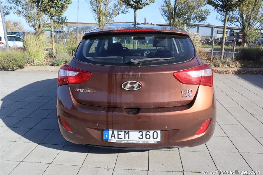 Hyundai i30 1.6 CRDi 5-door 110hk REP OBJEKT! Svensksåld, bild 11 av 12