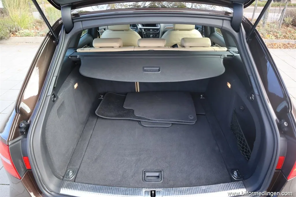 Audi A4 2.0 TDI Aut. 150hk Skinn Svensksåld, bild 7 av 12
