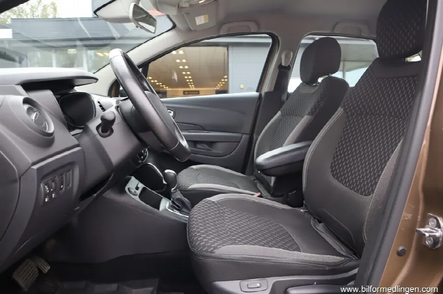 Renault Captur 1.2 TCe 118hk, bild 9 av 12
