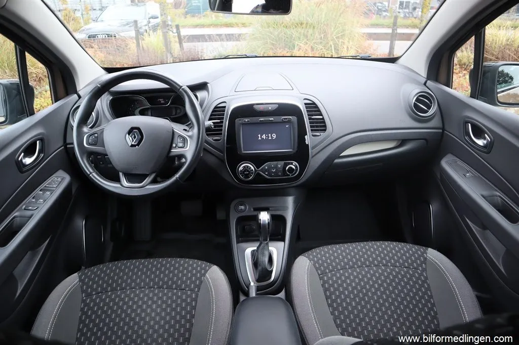 Renault Captur 1.2 TCe 118hk, bild 10 av 12