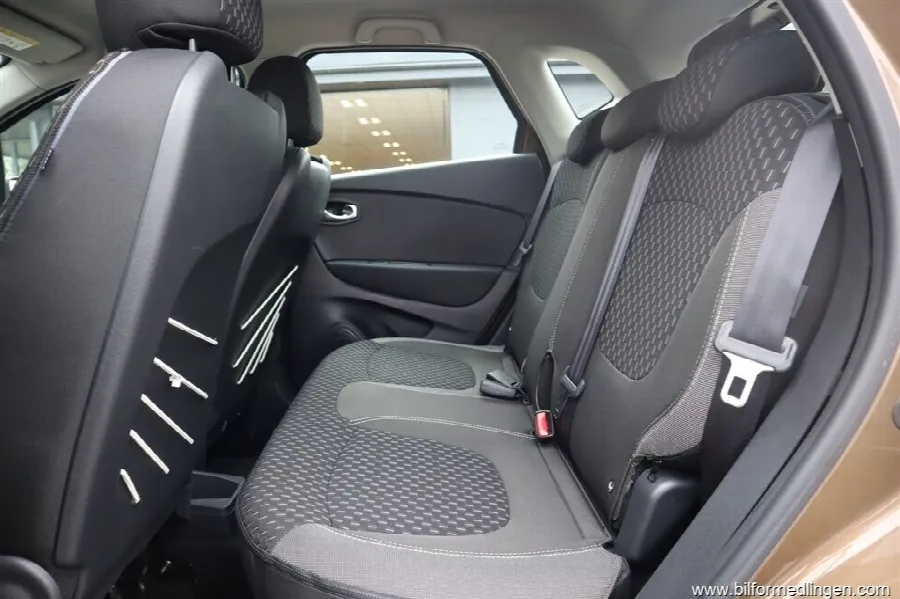 Renault Captur 1.2 TCe 118hk, bild 8 av 12
