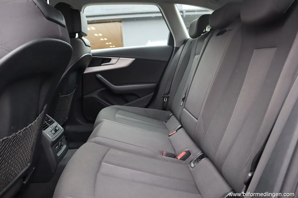 Audi A4 2.0 TFSI quattro MHEV allroad quattro 252hk Backkamera Nav, bild 8 av 12
