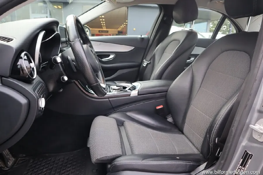 Mercedes-Benz C 220 d Sedan 170hk Svensksåld 1 ägare Dragkrok, bild 3 av 12