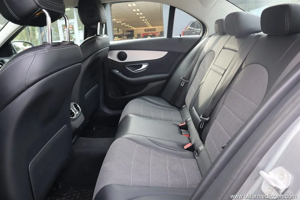 Mercedes-Benz C 220 d Sedan 170hk Svensksåld 1 ägare Dragkrok, bild 4 av 12