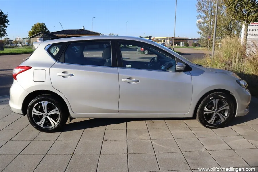Nissan Pulsar 1.2 DIG-T 5-door 115hk Aut Navi Backkamera Svensksåld, bild 6 av 12
