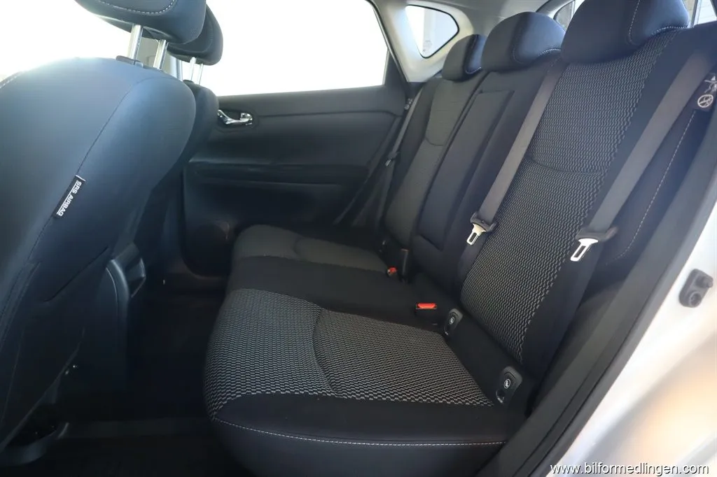 Nissan Pulsar 1.2 DIG-T 5-door 115hk Aut Navi Backkamera Svensksåld, bild 5 av 12