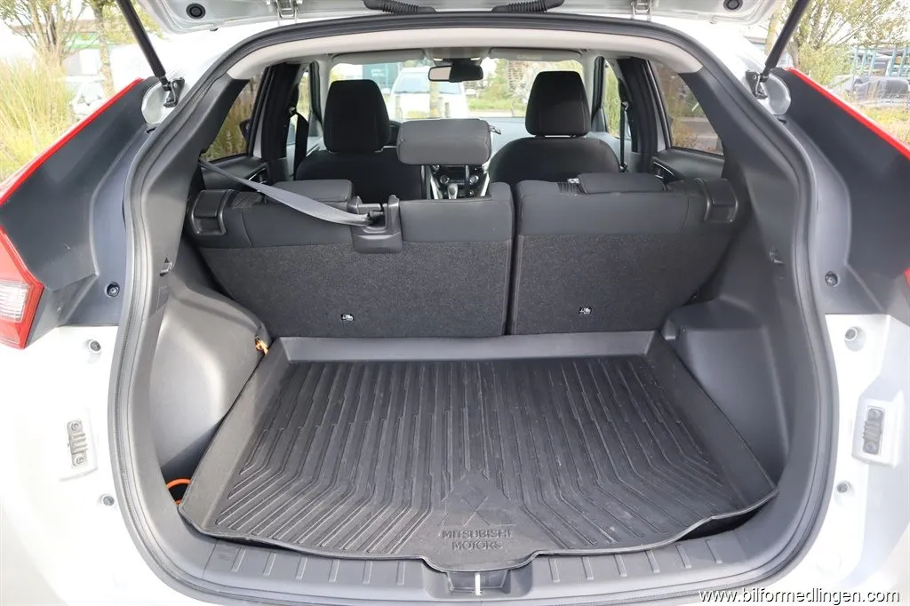 Mitsubishi Eclipse Cross 1.5 T-MIVEC ClearTec S-AWC 163hk Aut 360° kamera Head u, bild 11 av 12