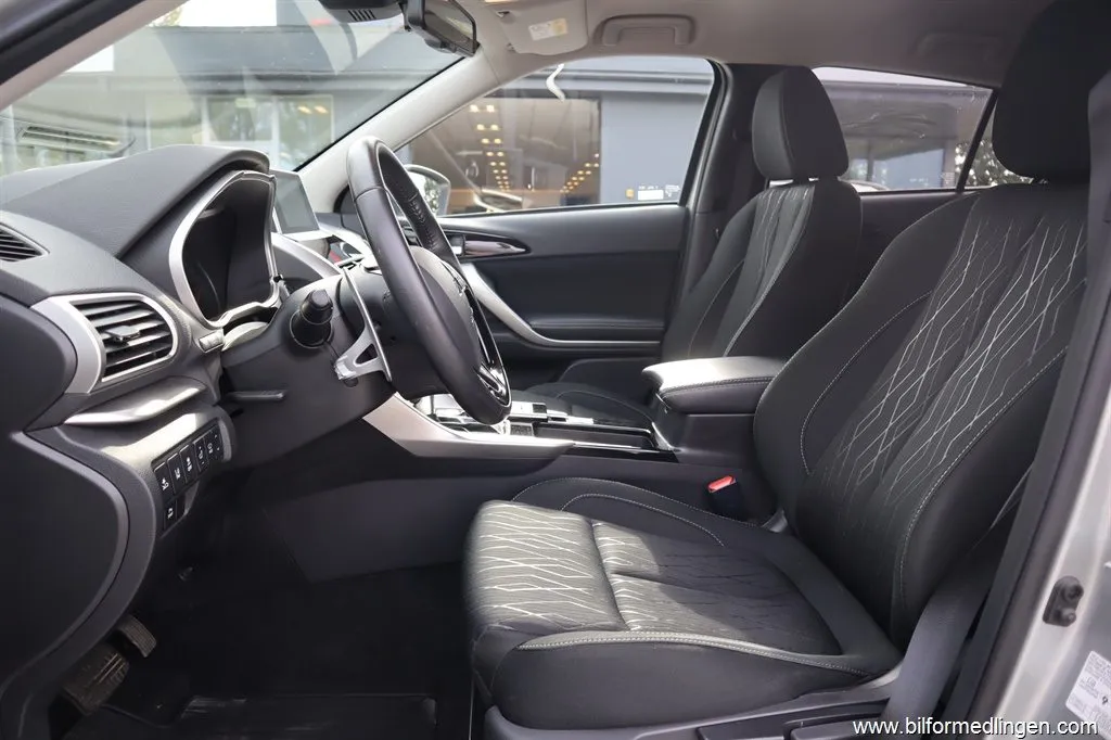 Mitsubishi Eclipse Cross 1.5 T-MIVEC ClearTec S-AWC 163hk Aut 360° kamera Head u, bild 4 av 12
