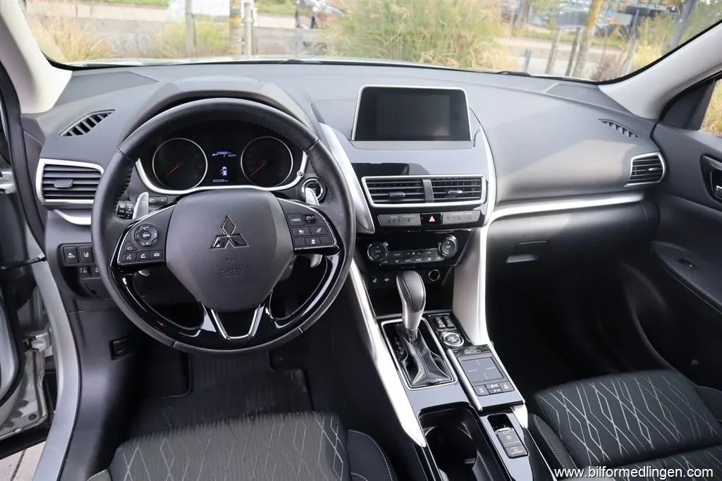 Mitsubishi Eclipse Cross 1.5 T-MIVEC ClearTec S-AWC 163hk Aut 360° kamera Head u, bild 5 av 12