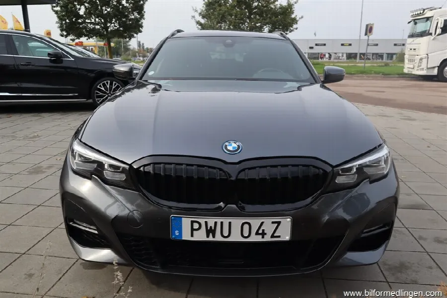 BMW 330 e xDrive Touring 292hk, bild 3 av 12