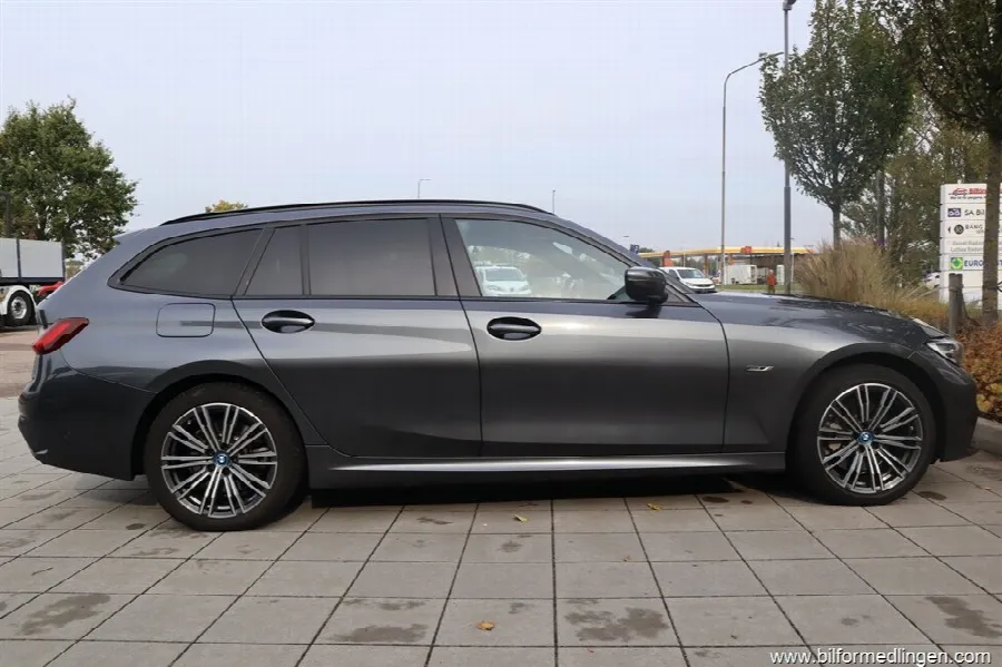 BMW 330 e xDrive Touring 292hk, bild 5 av 12