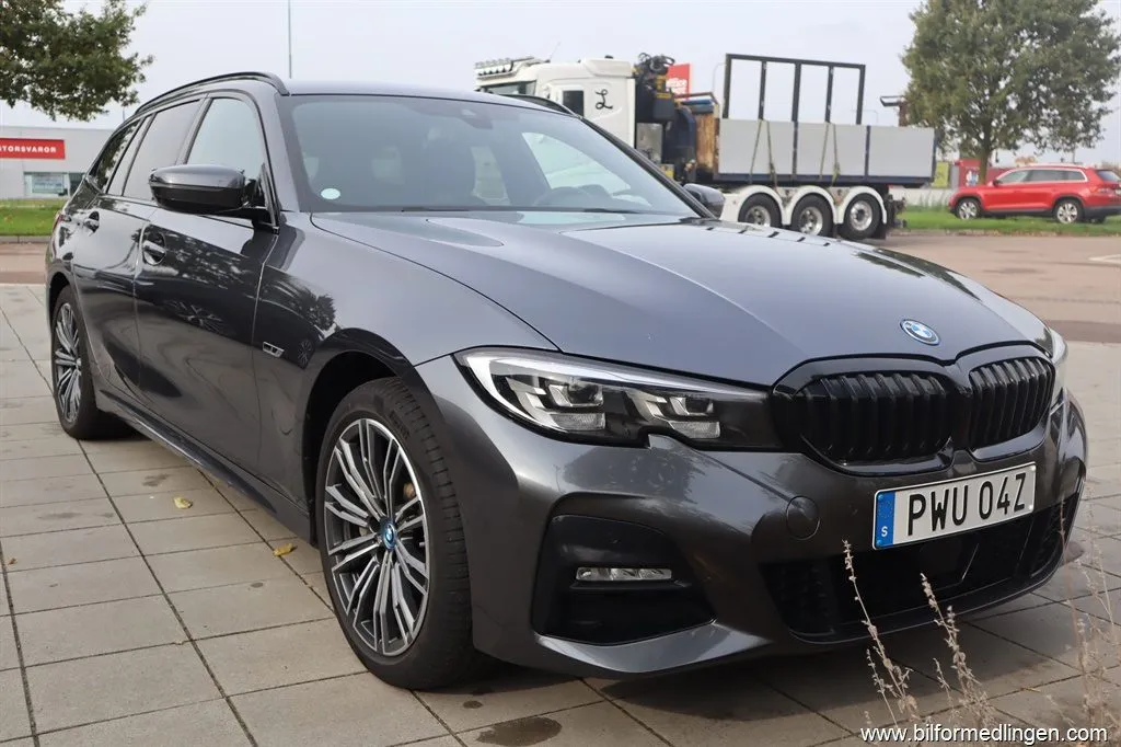 BMW 330 e xDrive Touring 292hk, bild 4 av 12