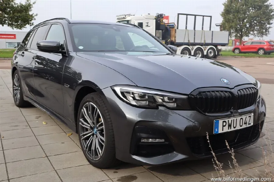 BMW 330 e xDrive Touring 292hk, bild 4 av 12