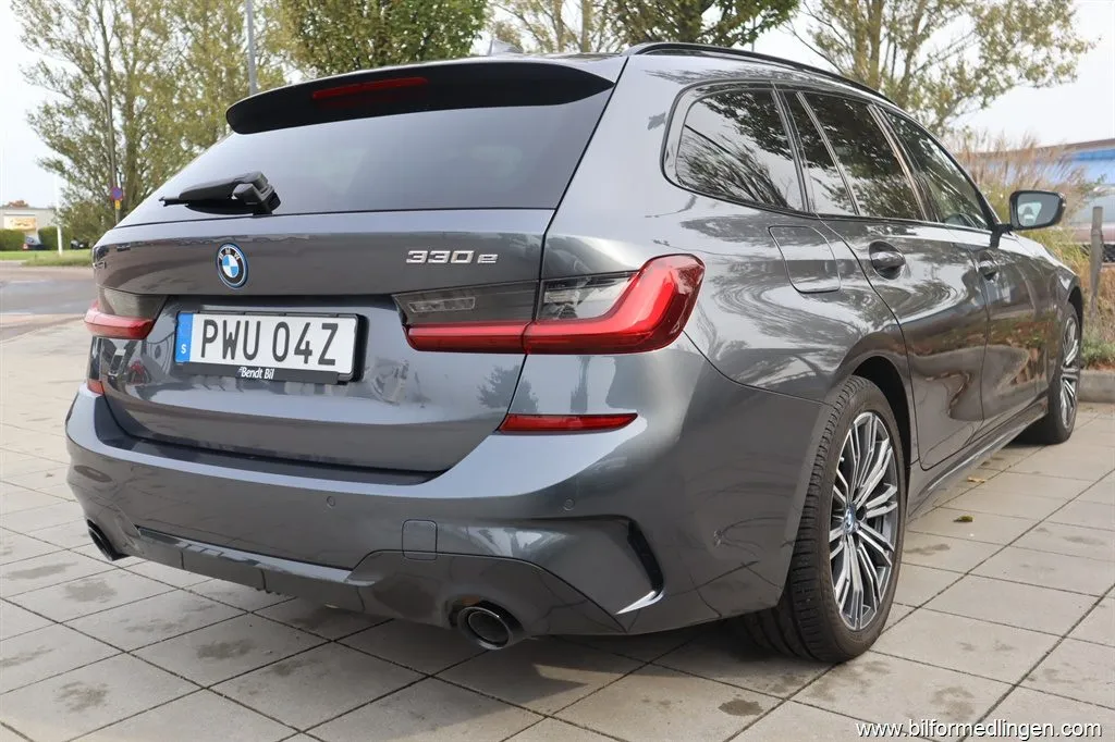 BMW 330 e xDrive Touring 292hk, bild 7 av 12