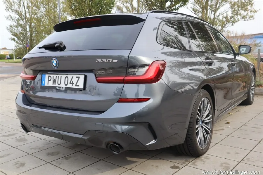 BMW 330 e xDrive Touring 292hk, bild 7 av 12