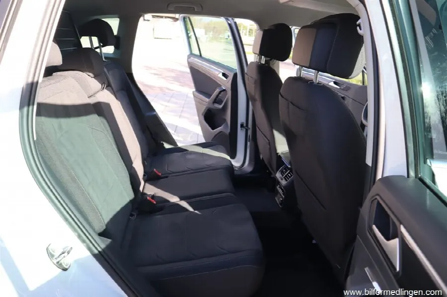 Volkswagen Tiguan 2.0 TDI 4Motion 200hk DSG Elegance Momsbil 1 Ägare, bild 12 av 12