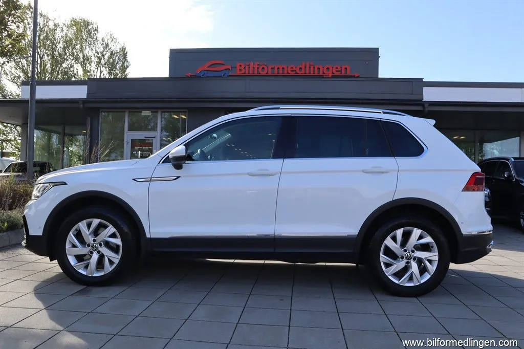 Volkswagen Tiguan 2.0 TDI 4Motion 200hk DSG Elegance Momsbil 1 Ägare, bild 1 av 12