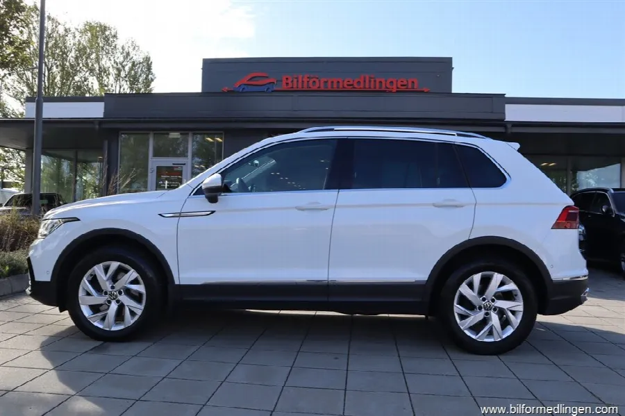 Volkswagen Tiguan 2.0 TDI 4Motion 200hk DSG Elegance Momsbil 1 Ägare, bild 1 av 12