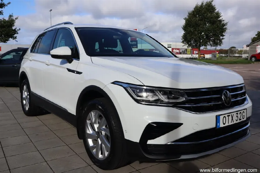 Volkswagen Tiguan 2.0 TDI 4Motion 200hk DSG Elegance Momsbil 1 Ägare, bild 4 av 12