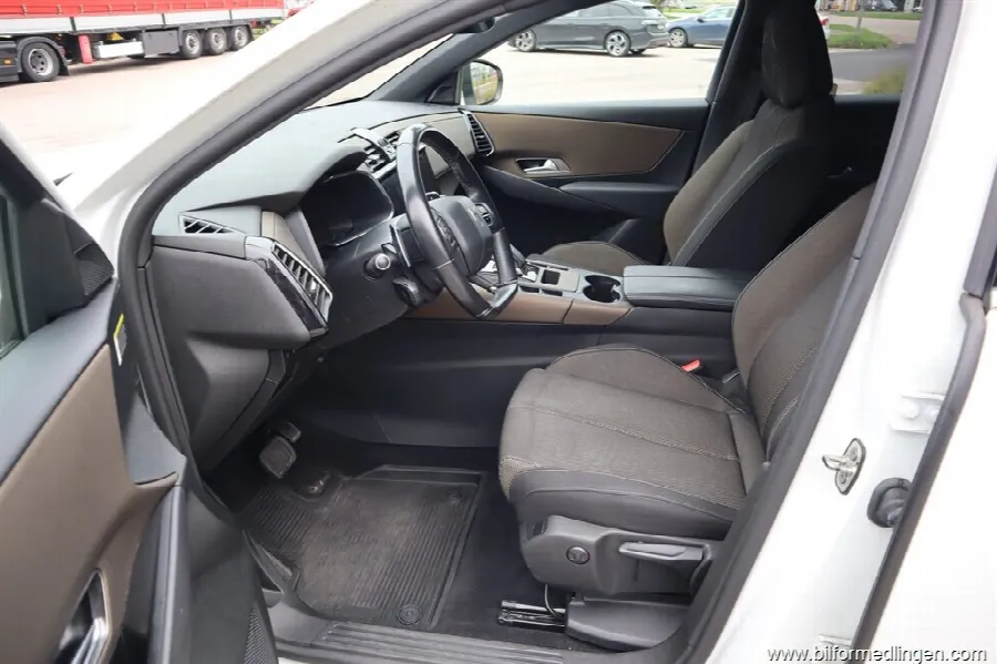 DS 7 Crossback 7 E-Tense 225 224hk, bild 8 av 12