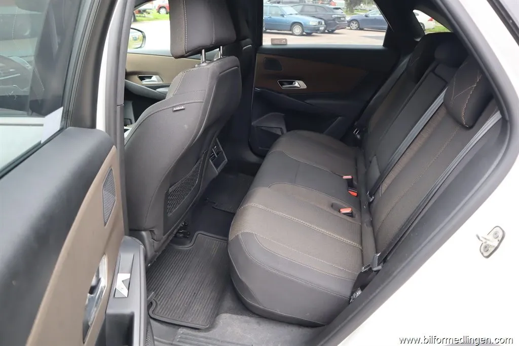 DS 7 Crossback 7 E-Tense 225 224hk, bild 9 av 12