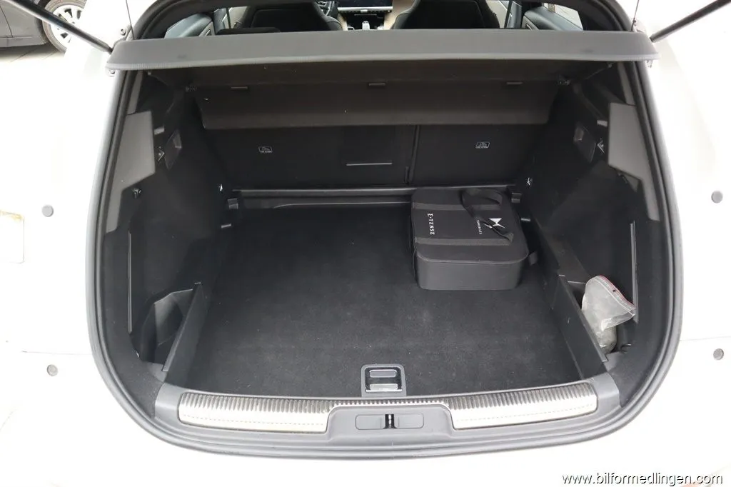 DS 7 Crossback 7 E-Tense 225 224hk, bild 7 av 12