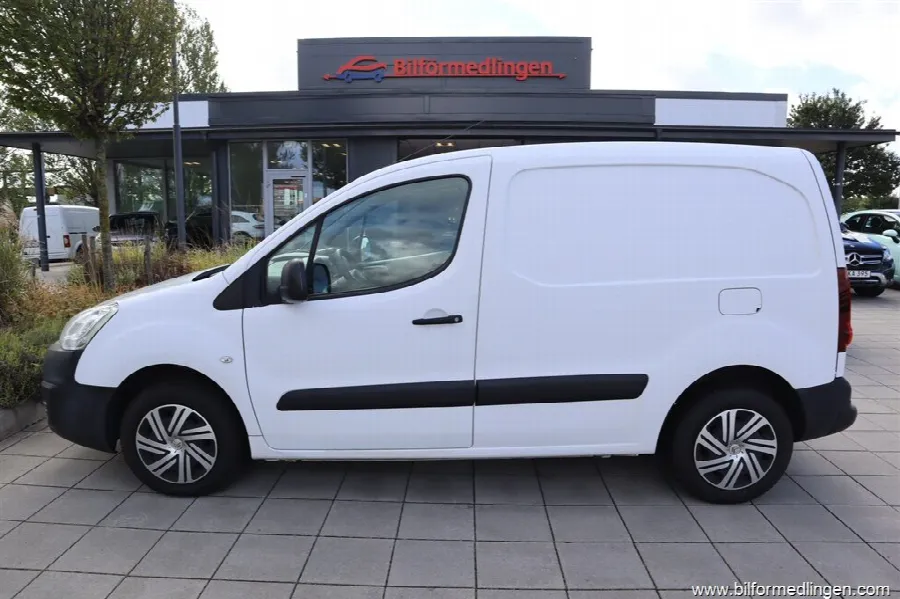 Citroën Berlingo 1.6 BlueHDi 75 8v Van 800 75hk Dragkrok, bild 1 av 12