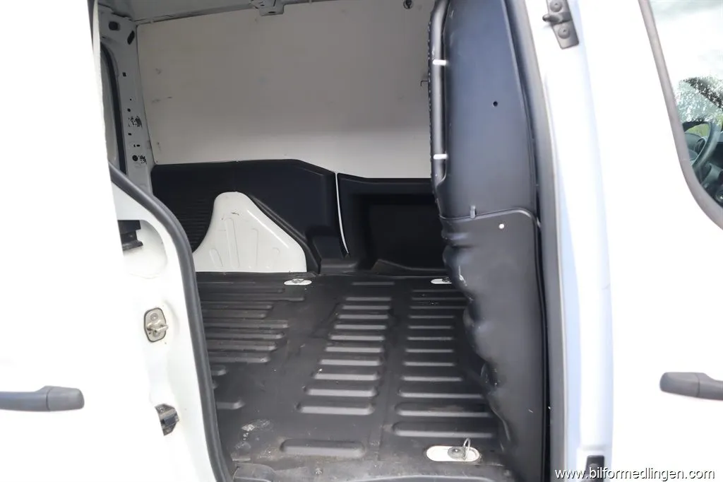 Citroën Berlingo 1.6 BlueHDi 75 8v Van 800 75hk Dragkrok, bild 12 av 12
