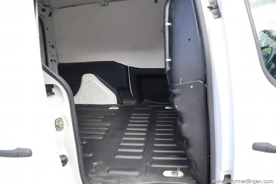 Citroën Berlingo 1.6 BlueHDi 75 8v Van 800 75hk Dragkrok, bild 12 av 12