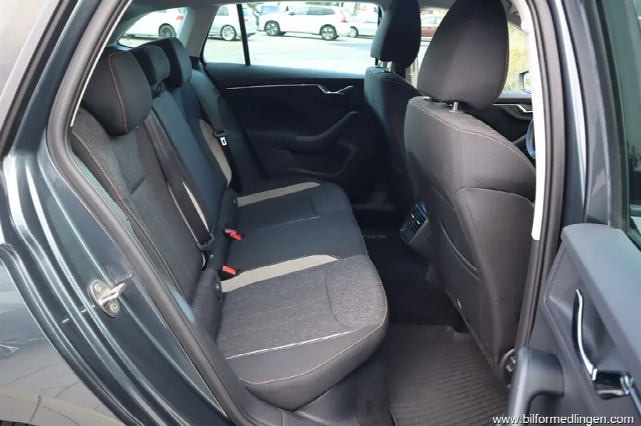 Skoda Scala 1.5 TSI 150hk Style Vinter däck, bild 11 av 12