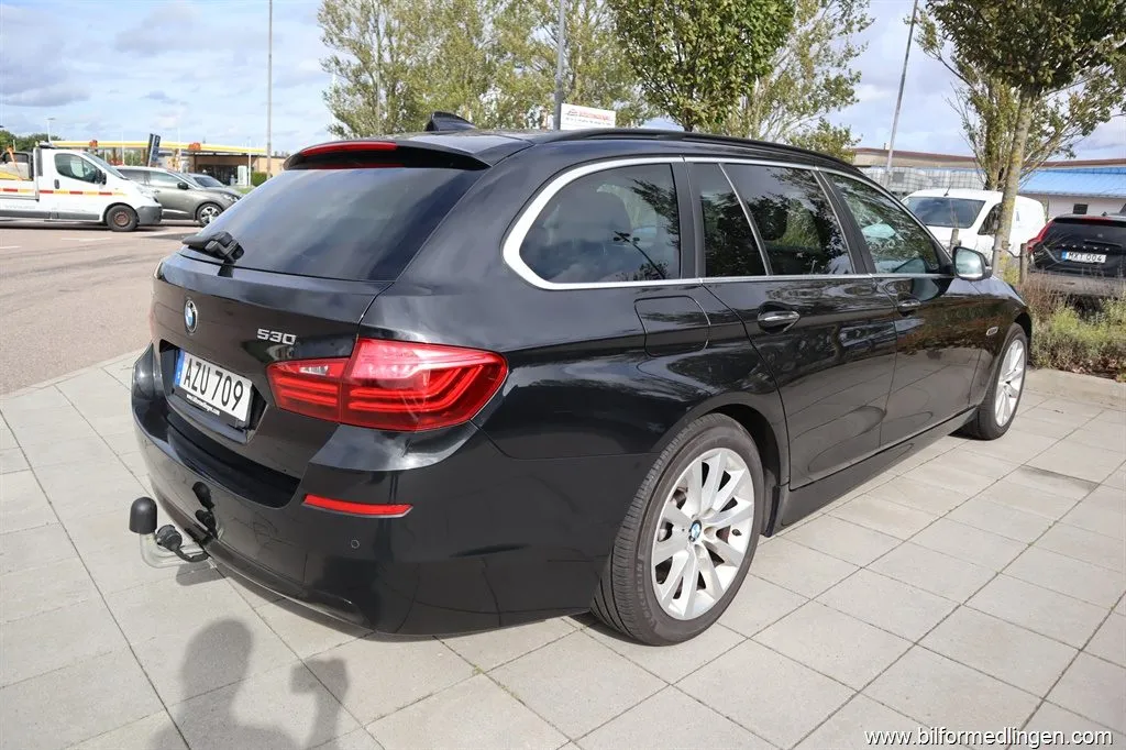 BMW 530 d xDrive Touring 258hk Aut Svensksåld, bild 2 av 12