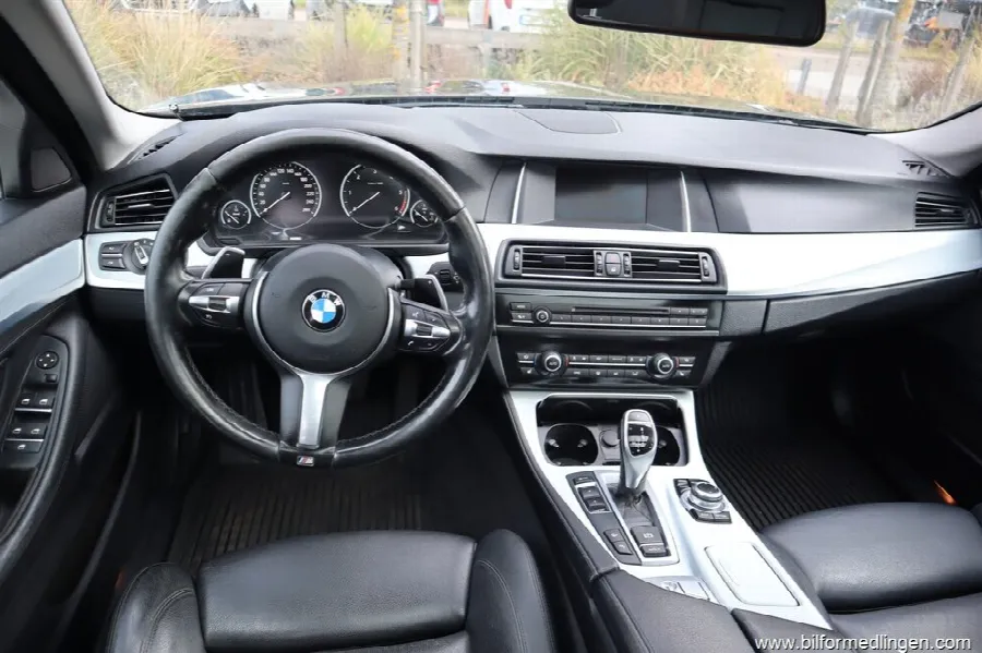 BMW 530 d xDrive Touring 258hk Aut Svensksåld, bild 4 av 12