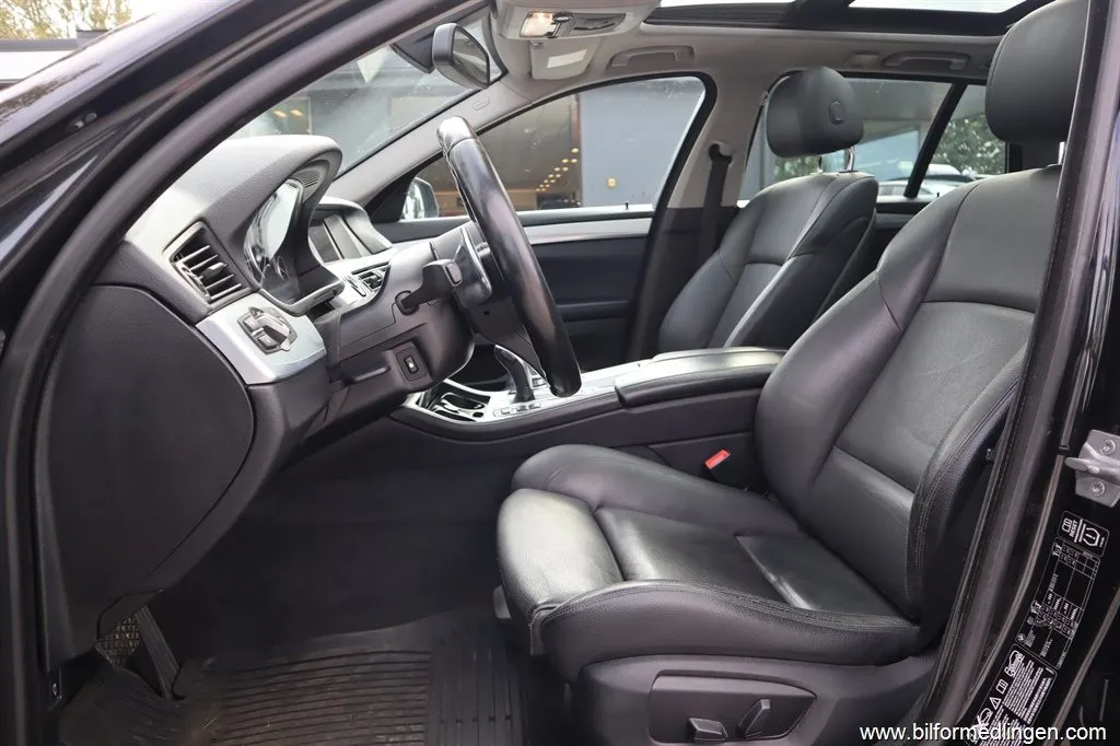 BMW 530 d xDrive Touring 258hk Aut Svensksåld, bild 3 av 12