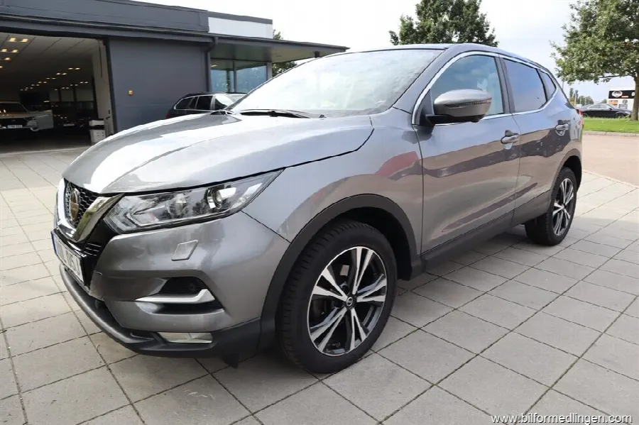 Nissan Qashqai 1.3 DIG-T FWD 160hk Aut 360° kamera, bild 2 av 12