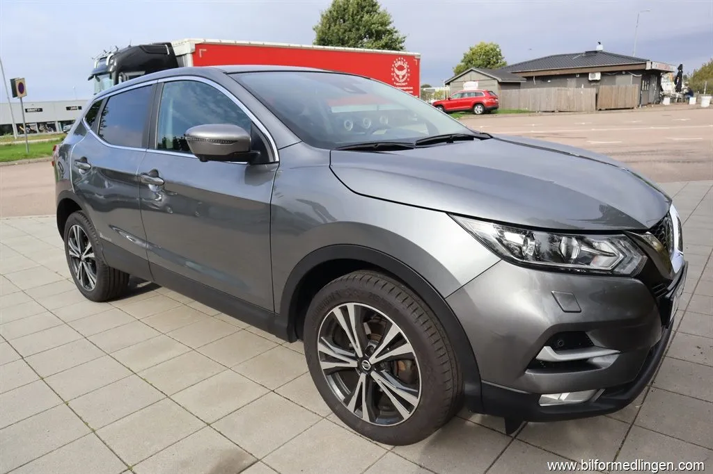 Nissan Qashqai 1.3 DIG-T FWD 160hk Aut 360° kamera, bild 8 av 12