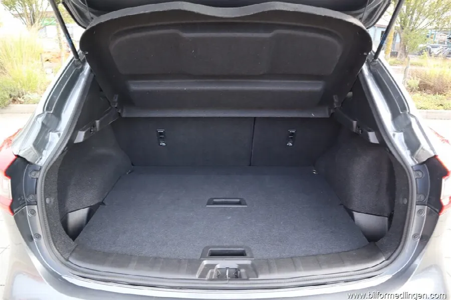 Nissan Qashqai 1.3 DIG-T FWD 160hk Aut 360° kamera, bild 11 av 12