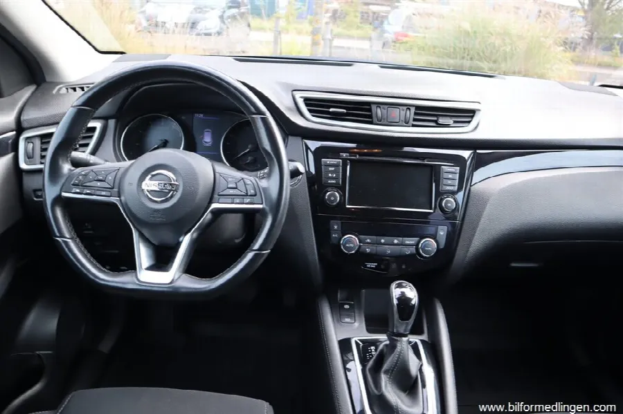 Nissan Qashqai 1.3 DIG-T FWD 160hk Aut 360° kamera, bild 6 av 12
