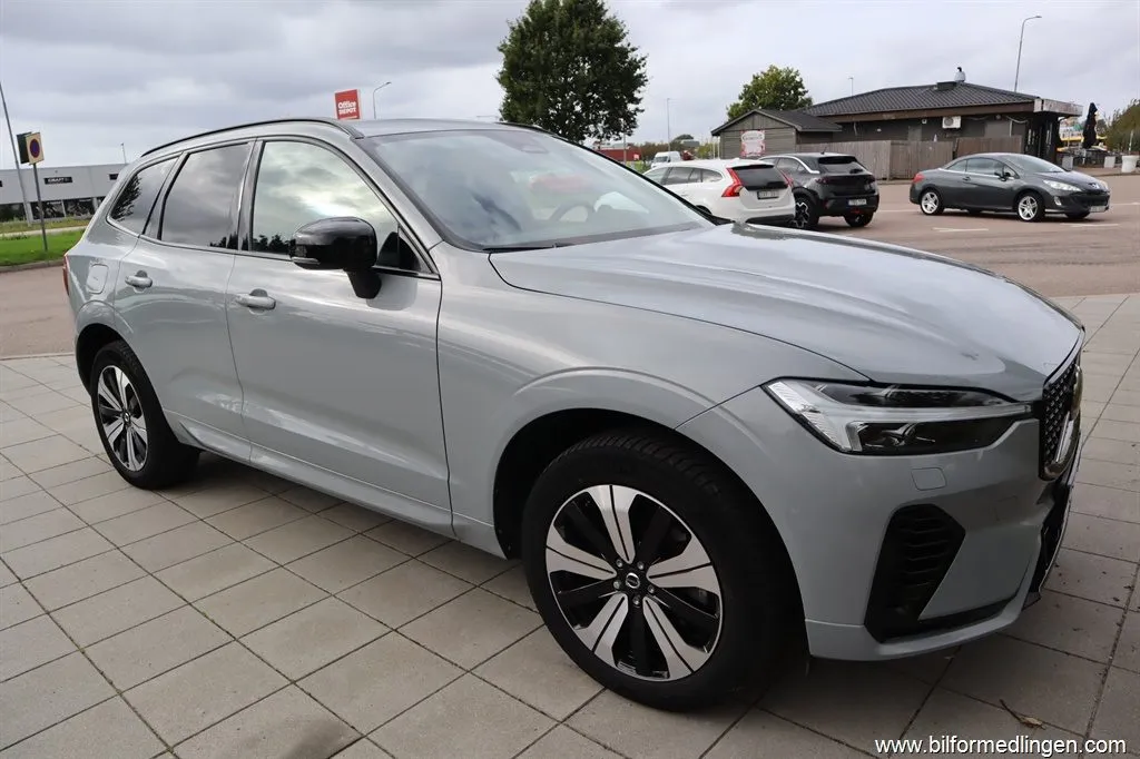 Volvo XC60 T6 2.0 Recharge AWD 350hk Aut Plus Dark edition 1 ägare Panorama mm, bild 7 av 12