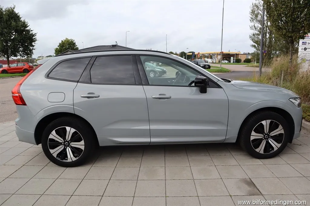 Volvo XC60 T6 2.0 Recharge AWD 350hk Aut Plus Dark edition 1 ägare Panorama mm, bild 6 av 12
