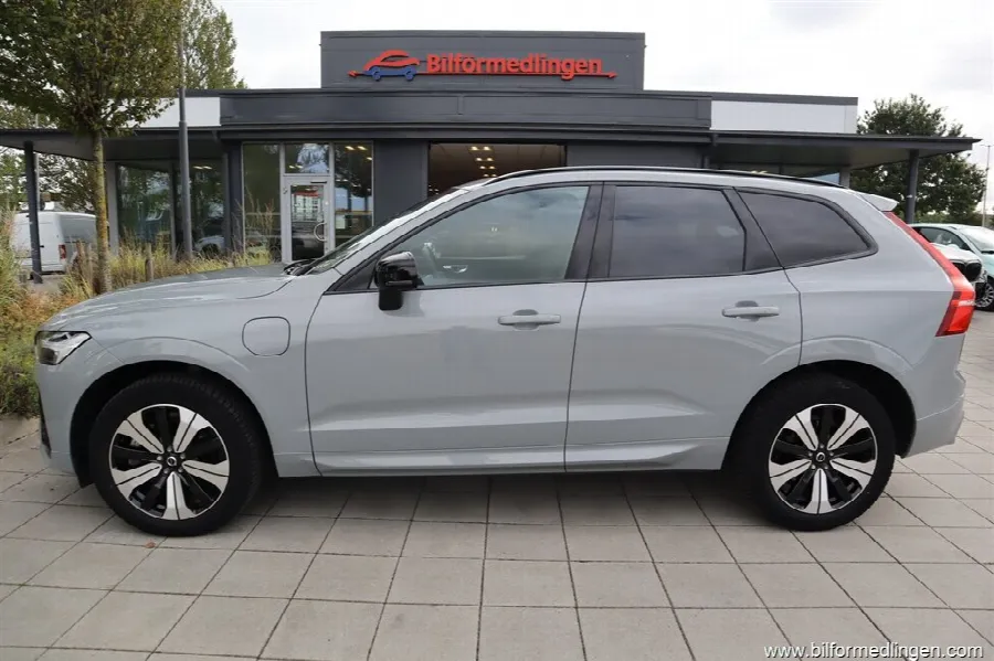 Volvo XC60 T6 2.0 Recharge AWD 350hk Aut Plus Dark edition 1 ägare Panorama mm, bild 1 av 12