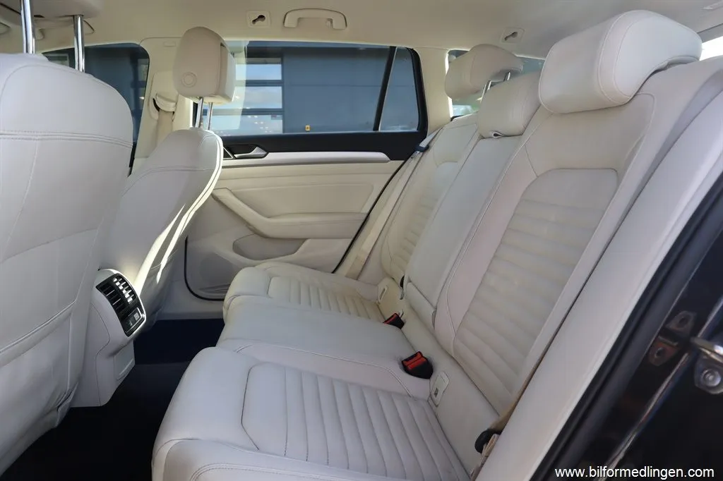 Volkswagen Passat 2.0 TDI DPF BMT Variant 150hk Aut Ljus skinnklädsel Backkamera, bild 9 av 12