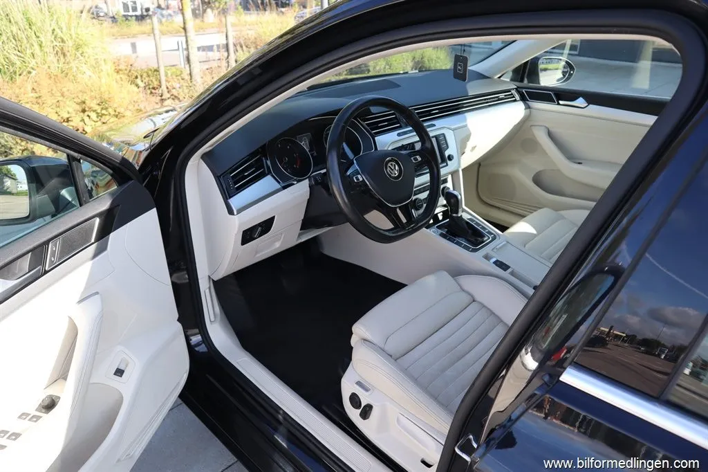 Volkswagen Passat 2.0 TDI DPF BMT Variant 150hk Aut Ljus skinnklädsel Backkamera, bild 11 av 12