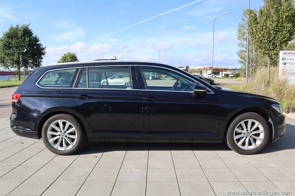 Volkswagen Passat 2.0 TDI DPF BMT Variant 150hk Aut Ljus skinnklädsel Backkamera, bild 4 av 12