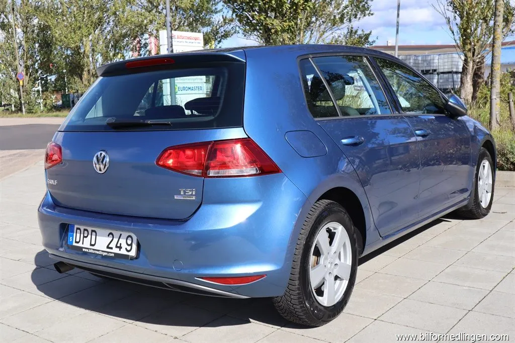 Volkswagen Golf 1.2 TSI BMT 5-door 105hk 1 ägare Dragkrok Svensksåld Backkamera, bild 5 av 12